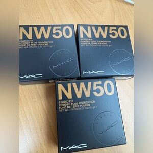 MAC Studio Fix Powder Plus Foundation NW50